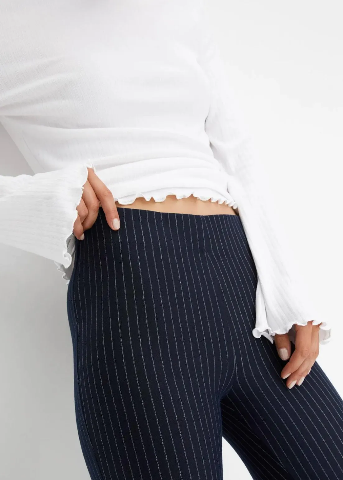 Ausgestellte Schlupfhose mit Nadelstreifen