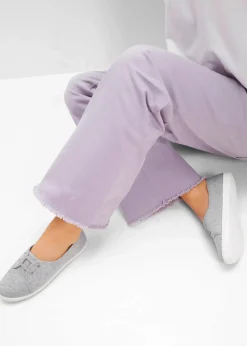 Ballerinas mit dekorativer Schnürung