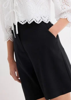 Bermuda Shorts mit Abnähern