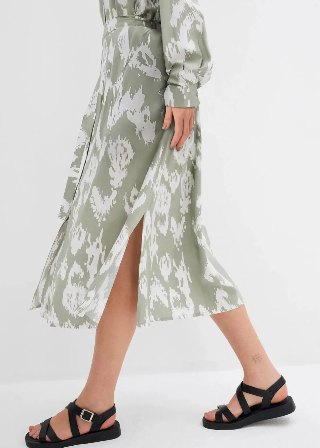 Blusenkleid aus fließender Viskose