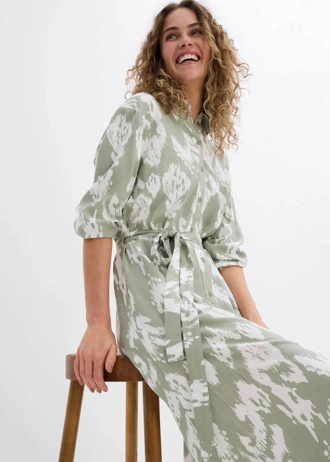 Blusenkleid aus fließender Viskose