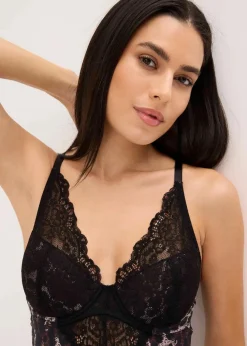 Body mit integriertem Schalen-BH