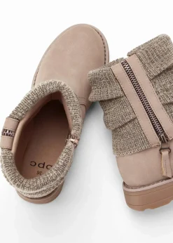 Boots mit Strickeinsatz
