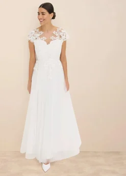 Brautkleid aus zartem Tüll mit Spitze