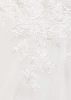 Brautkleid aus zartem Tüll mit Spitze