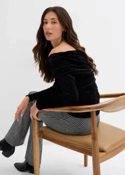 Carmenshirt aus softem Samt