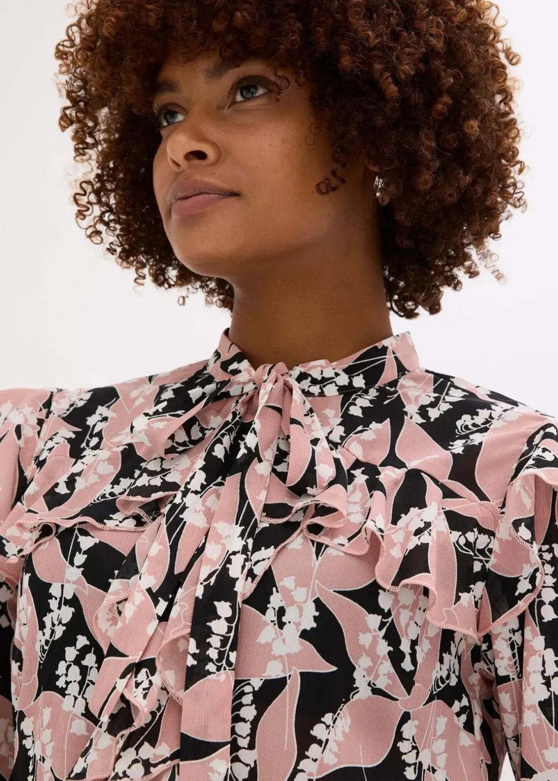 Chiffonbluse mit Volants