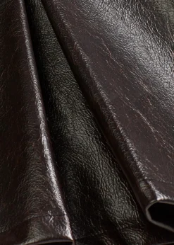 Faltenrock aus Lacklederimitat