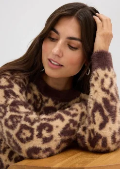 Feinstrickpullover aus flauschigem Federgarn