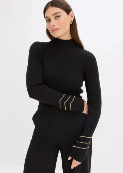 Feinstrickpullover mit Goldketten