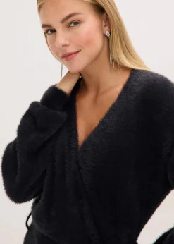 Figurbetontes Strickkleid mit Accessoire