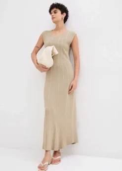 Figurbetontes Strickkleid aus Viskose-Mix