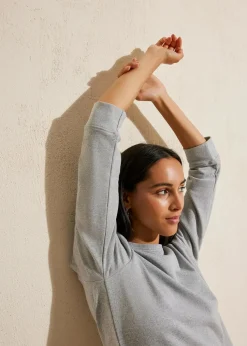 Figurumspielendes Sweatkleid