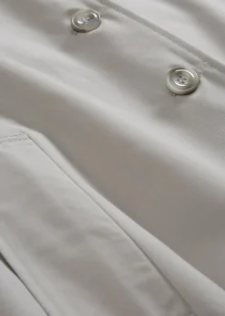 Fließender Trenchcoat