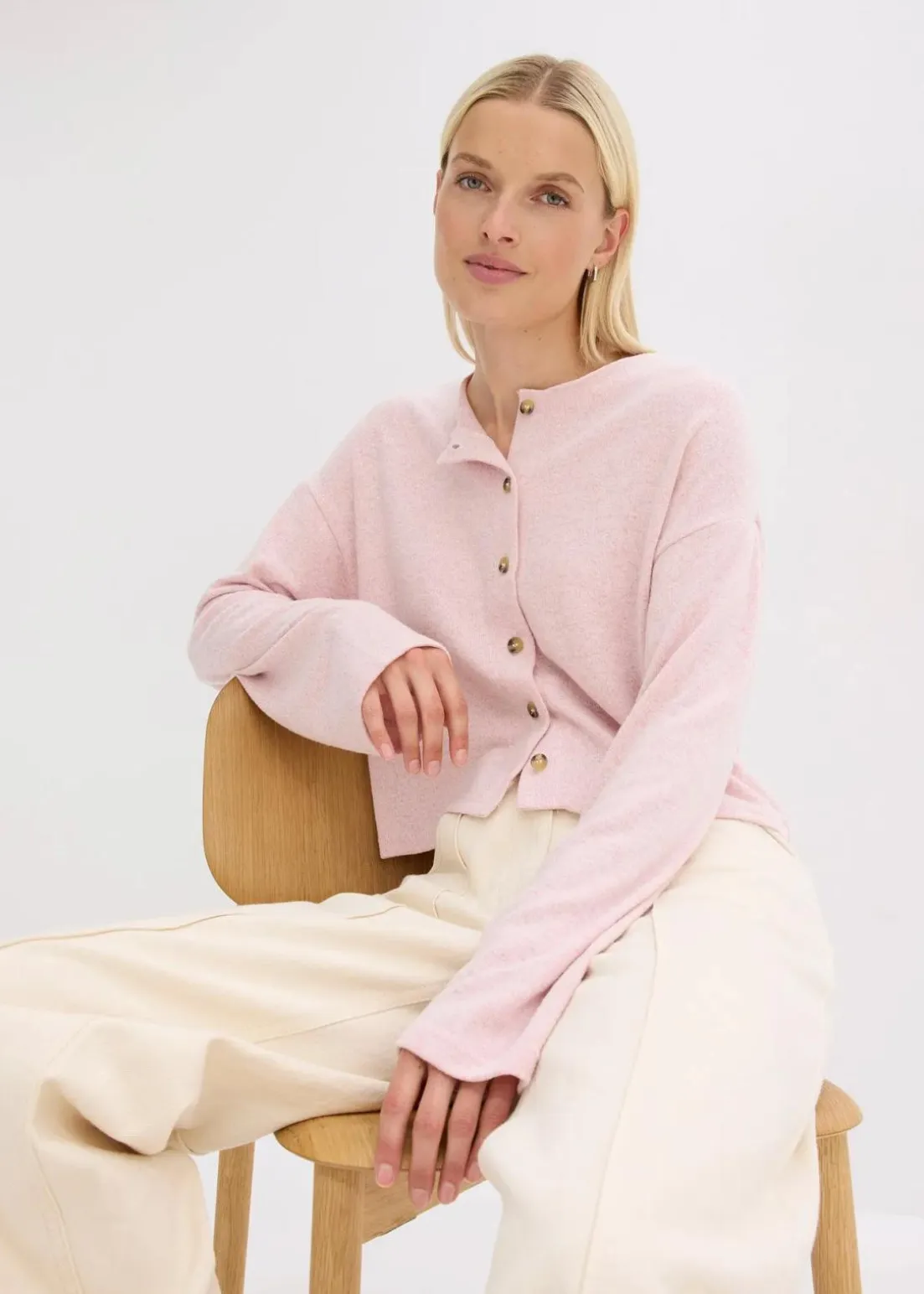 Gerippte Feinstrickjacke