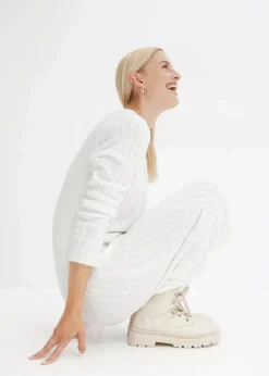 Geripptes Strickkleid