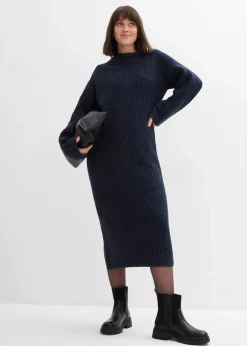 Geripptes Strickkleid