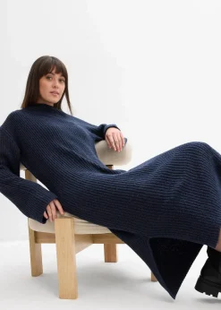 Geripptes Strickkleid