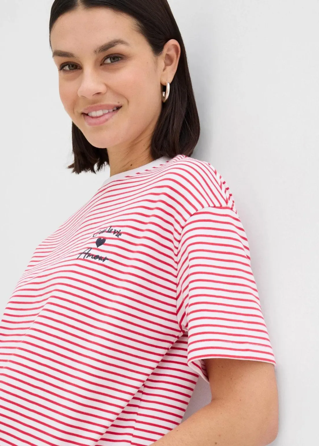 Gestreiftes T-Shirt mit Stickerei