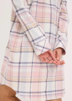 Gewebtes Nachthemd aus Flanell mit Knopfleiste