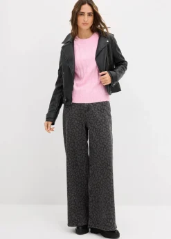 Grobstrick-Pullover mit Zopfmuster