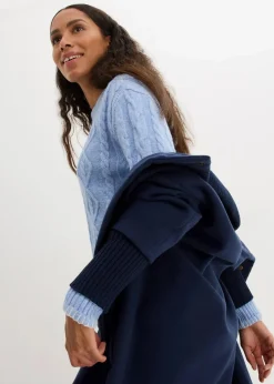 Grobstrick-Pullover mit Zopfmuster