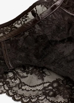 Hipster aus feiner Spitze