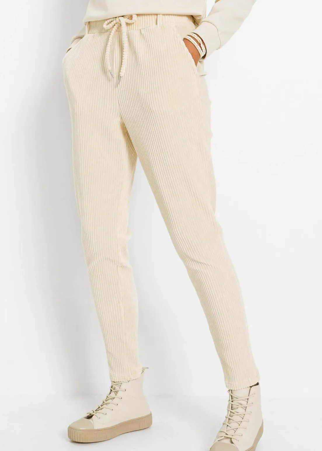 Hose in Cordoptik mit elastischem Bund