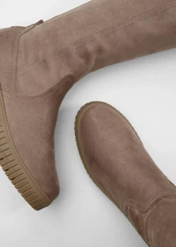 Jana Stiefel in bequemer Weite