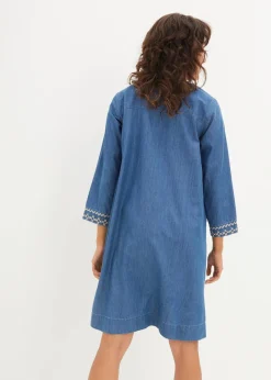 Jeanskleid mit Stickerei