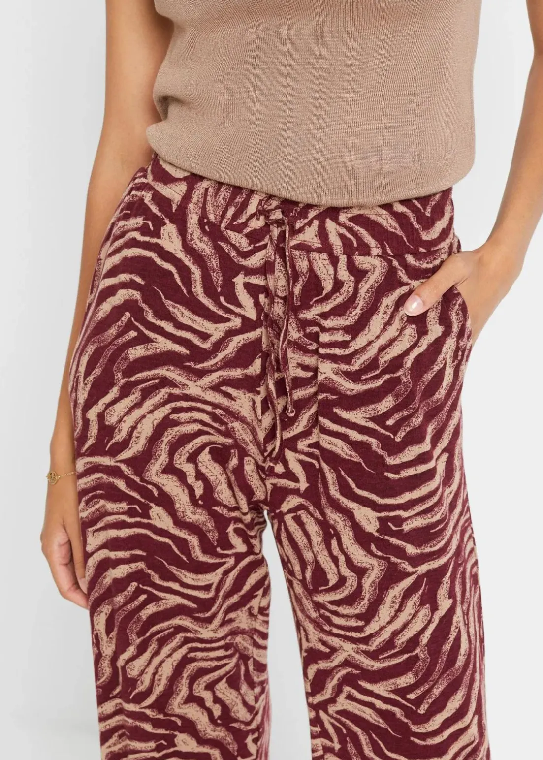 Jersey-Hose aus fließendem Viskose-Mix