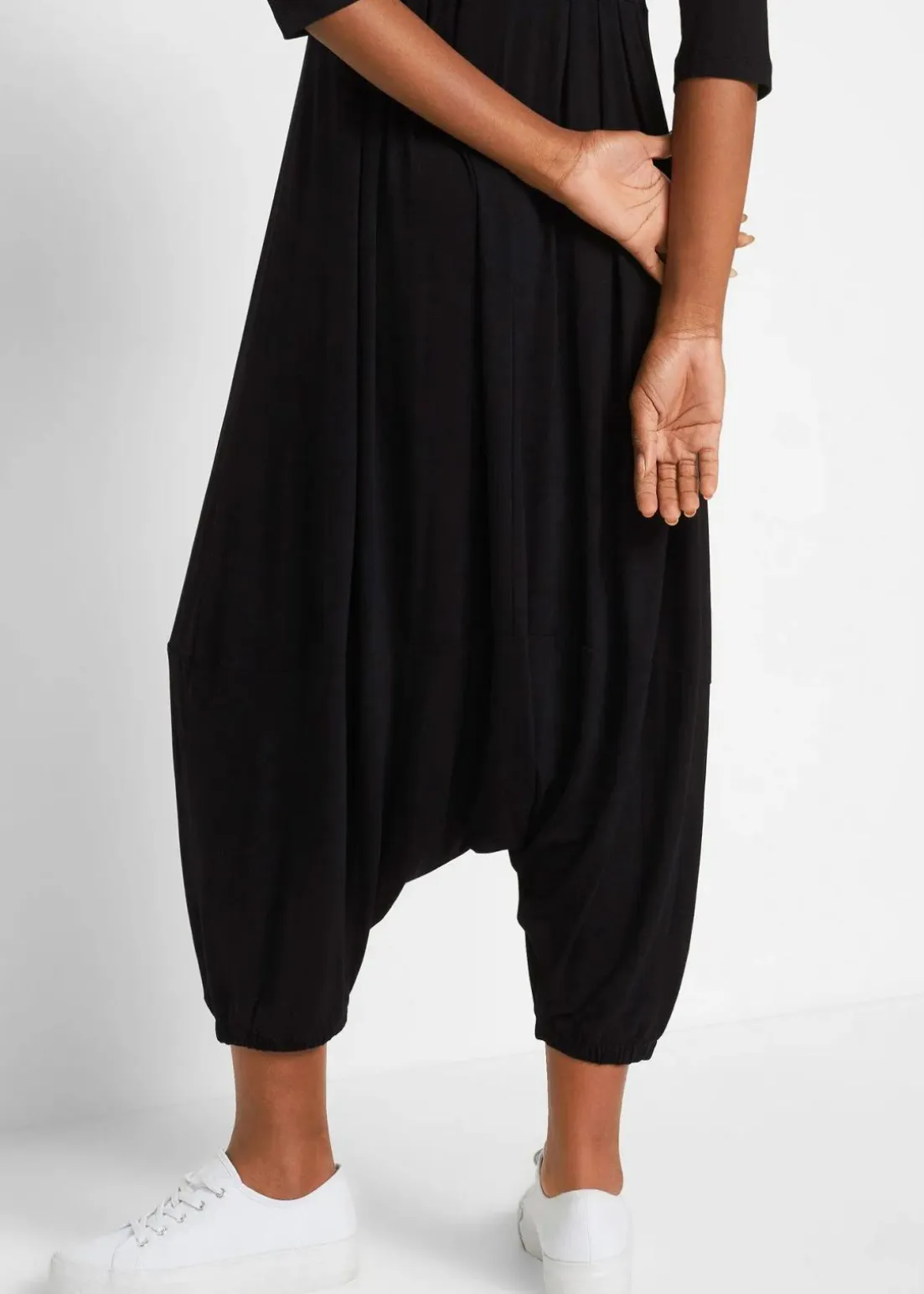 Jersey-Jumpsuit aus fließendem Viskose-Mix