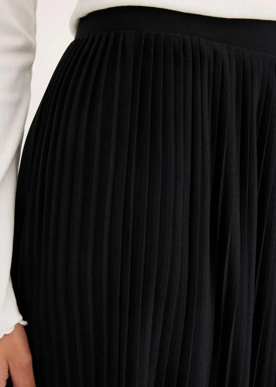 Jersey-Rock aus fließendem Viskose-Mix