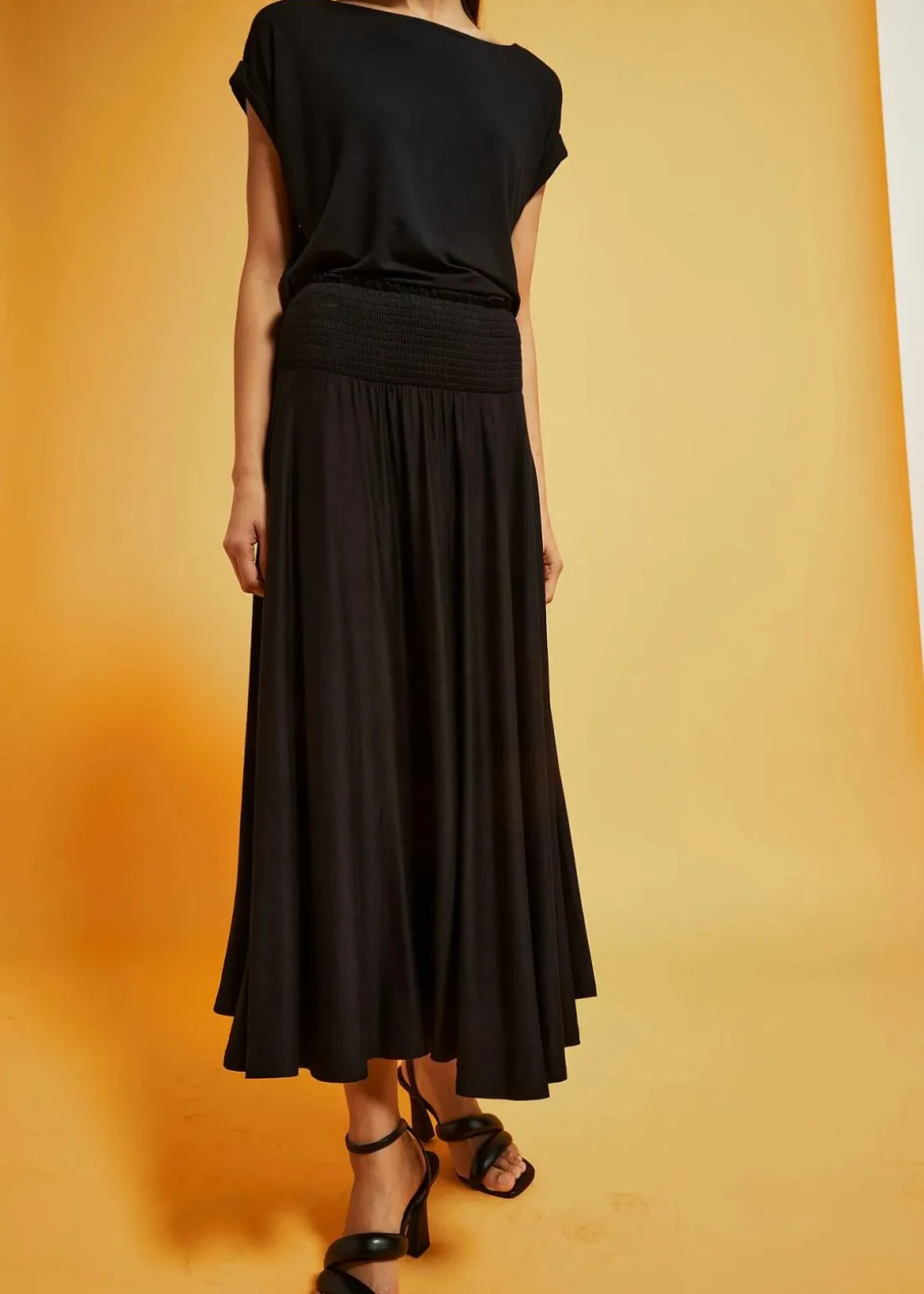 Jersey-Rock aus fließender Viskose