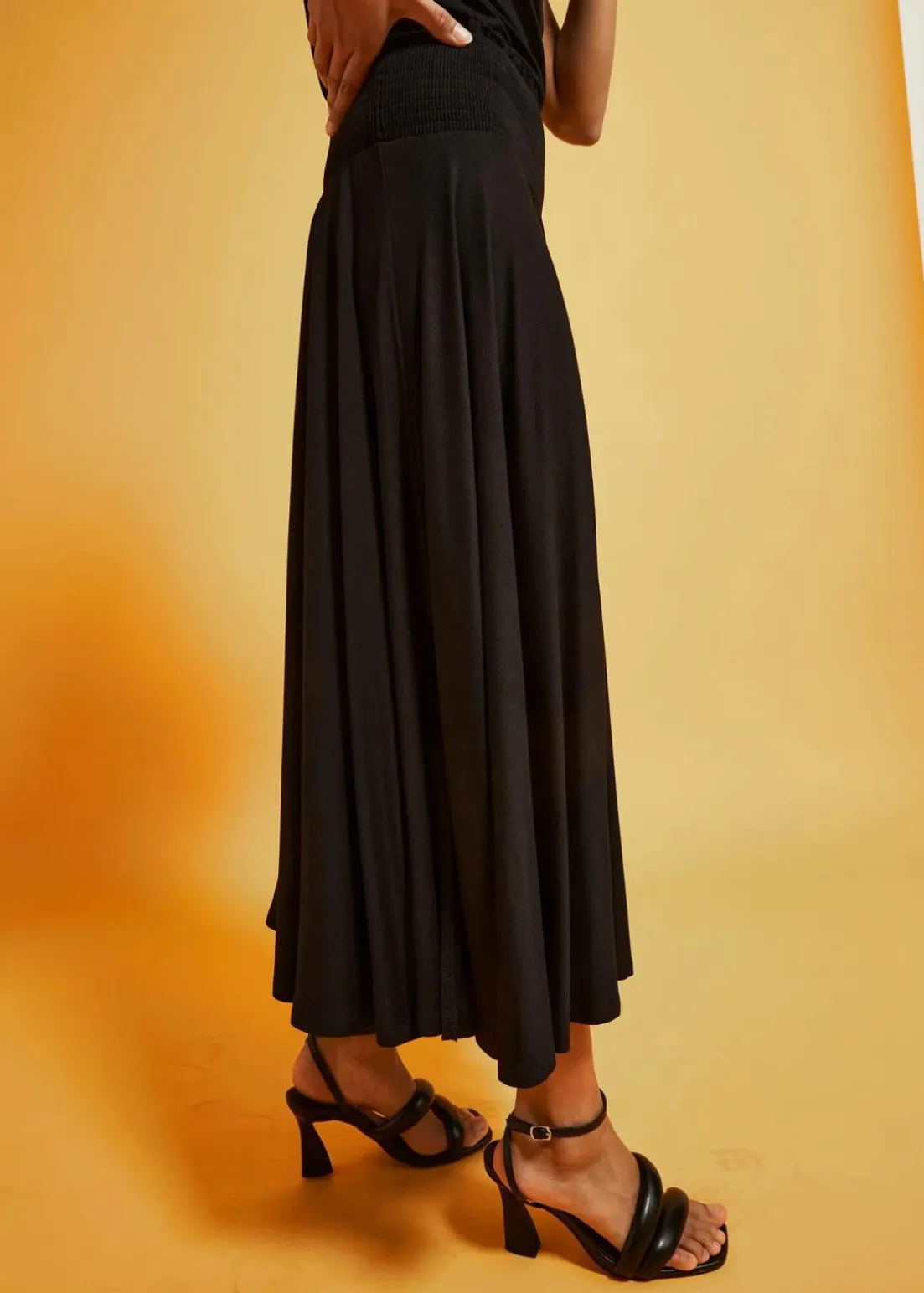 Jersey-Rock aus fließender Viskose