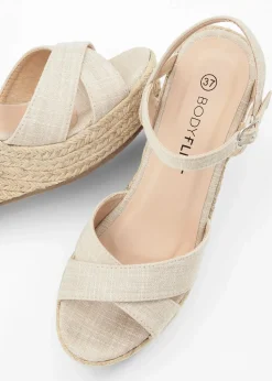 Keilsandaletten in Bast-Optik