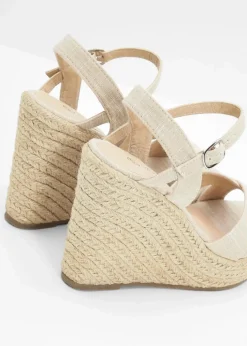 Keilsandaletten in Bast-Optik