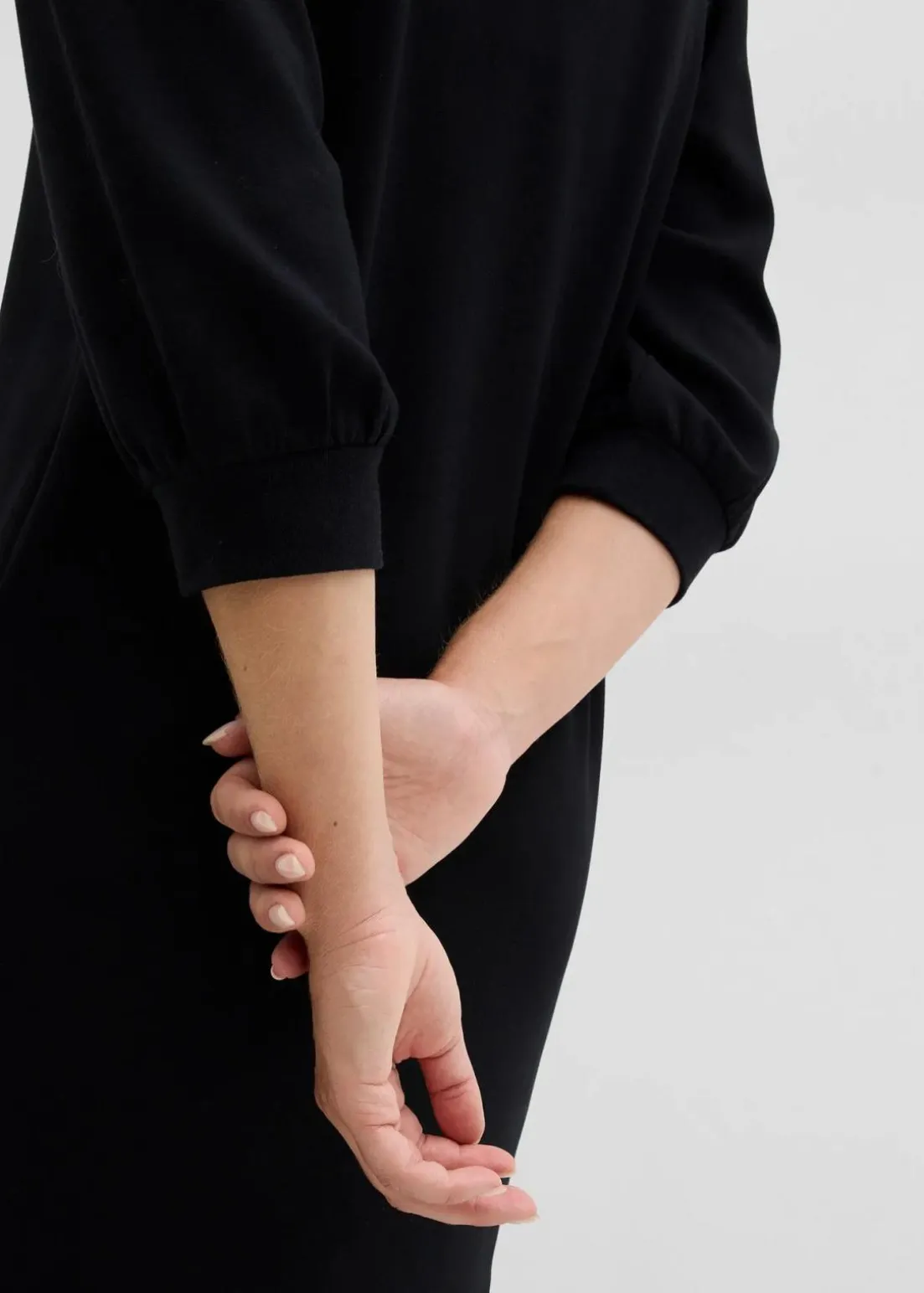 Kleid aus fließendem Viskose-Mix