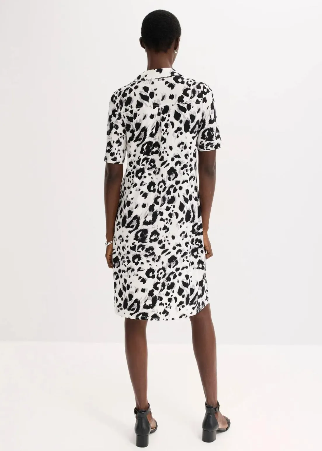 Kleid aus fließender Viskose