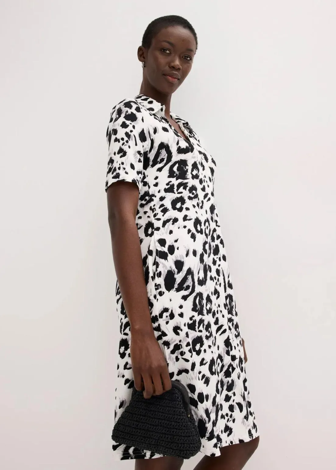 Kleid aus fließender Viskose