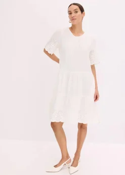 Kleid aus Musselin mit Lochstickerei