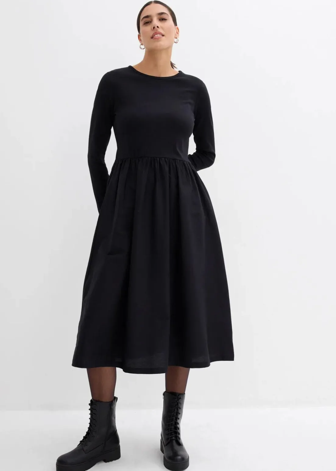 Kleid im Materialmix aus reiner Baumwolle