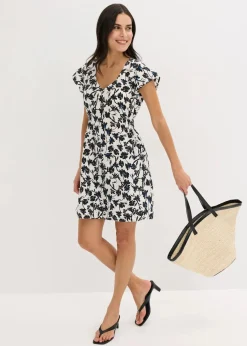 Kleid mit Flügelärmeln aus strukturiertem Material