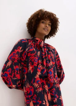 Kleid mit Schluppenkragen