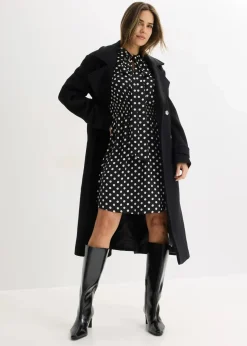 Kleid mit Schluppenkragen aus fließendem Satin