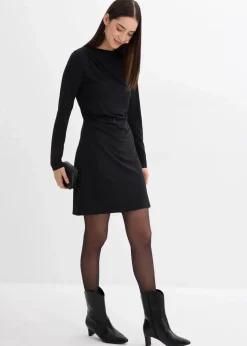 Kleid mit U-Bootausschnitt