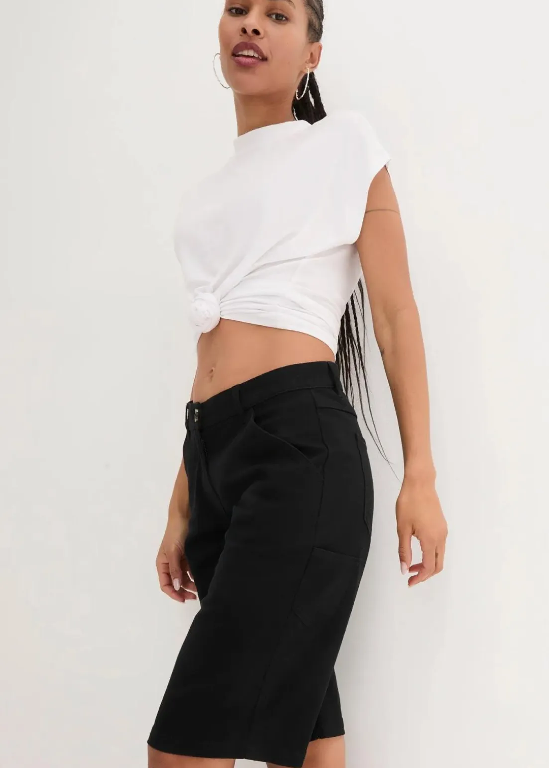 Knielange Baumwoll-Bermuda mit Utility-Details