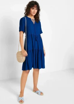 Knieumspielendes Viskose-Crinkle-Kleid mit Ausschnittdetail