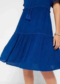 Knieumspielendes Viskose-Crinkle-Kleid mit Ausschnittdetail