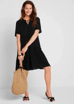 Knieumspielendes Viskose-Crinkle-Kleid mit Ausschnittdetail